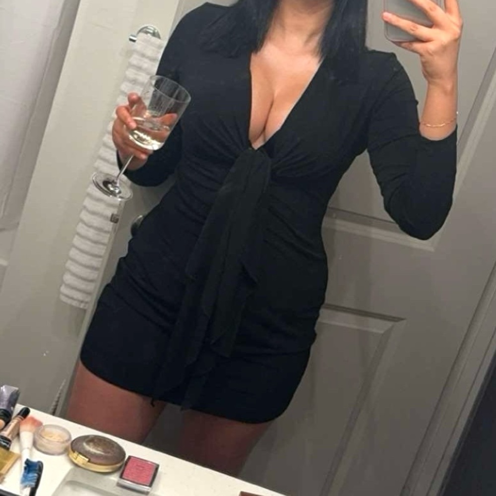 Gianni Bini Long-sleeve mini Black Dress